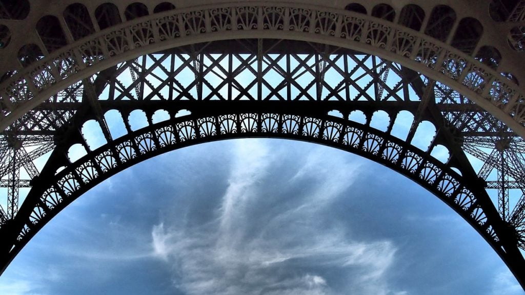 France: TROPICALLY HOT PARIS (2)