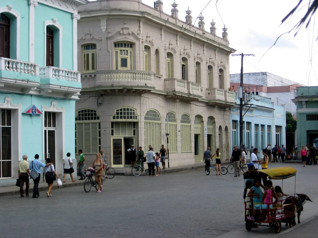 Cuba-travel-towns-Glimpses-of-The-World
