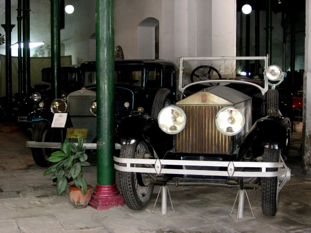 Ford-cars-Havana-Glimpses-of-The-World