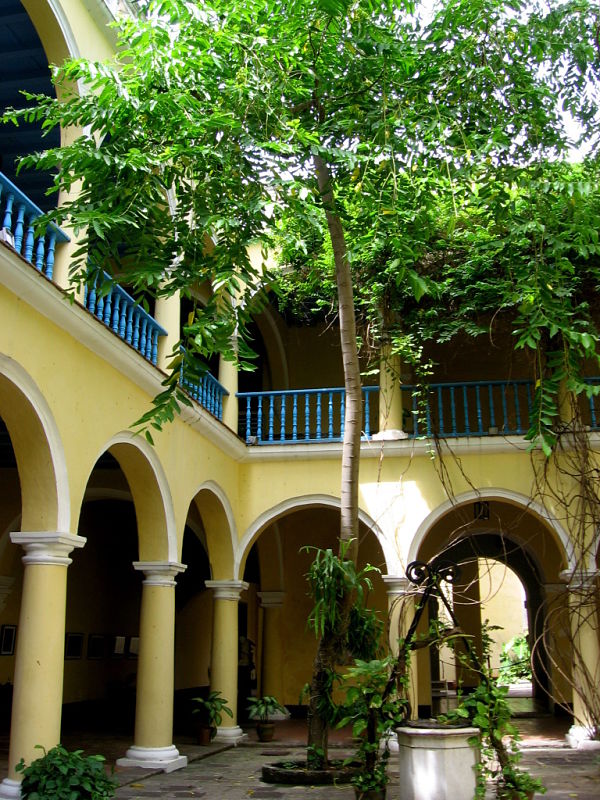 Villa's vast courtyard, Glimpses of The World_opt