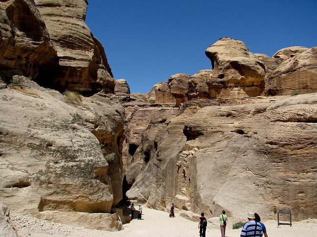 Jordan-Petra-Glimpses-of-The-World