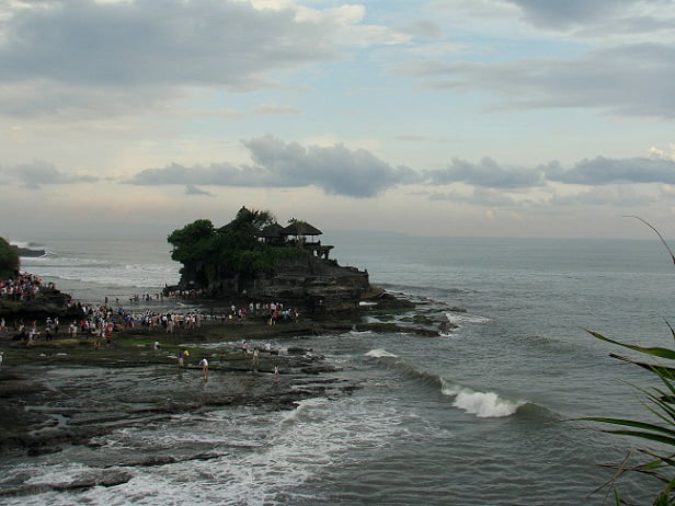 Travel-to-Bali-Tanah-Lot-Glimpses-of-The-World