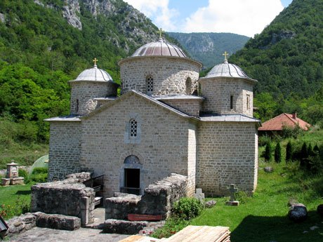 Serbia-travel-Davidovica-Monastery-Glimpses-of-The-World