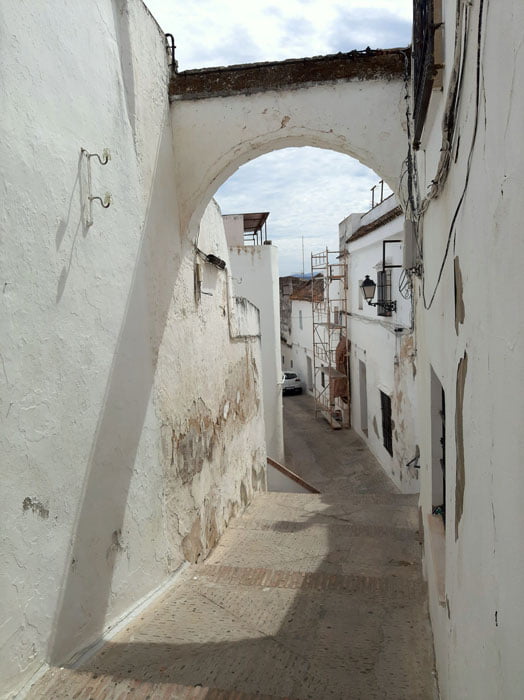 Arcos-de-la-Frontera-Spain-Glimpses-of-the-World