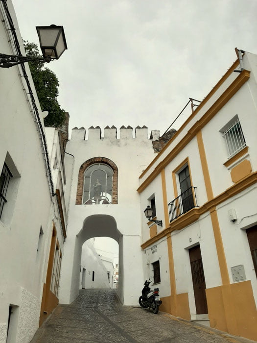 Arcos-de-la-Frontera-Spain-Glimpses-of-the-World
