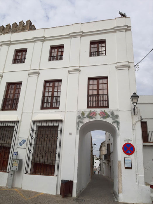 Arcos-de-la-Frontera-Spain-Glimpses-of-the-World