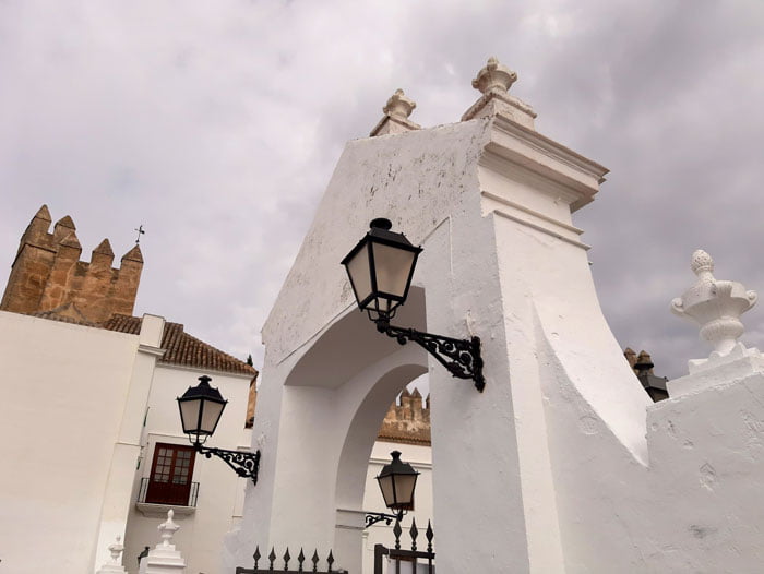 Arcos-de-la-Frontera-Spain-Glimpses-of-the-World