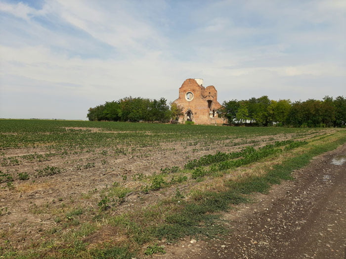 Serbia-travel-Novi-Becej-Araca-Glimpses-of-the-World