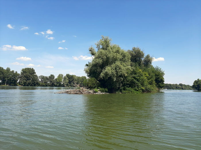 Serbia-travel-Novi-Becej-Tisa-Glimpses-of-the-World